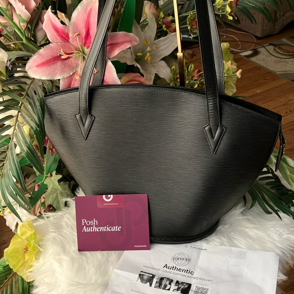 LOUIS VUITTON black Epi Saint Jacques in excellent condition. Authenticated - Picture 1 of 17